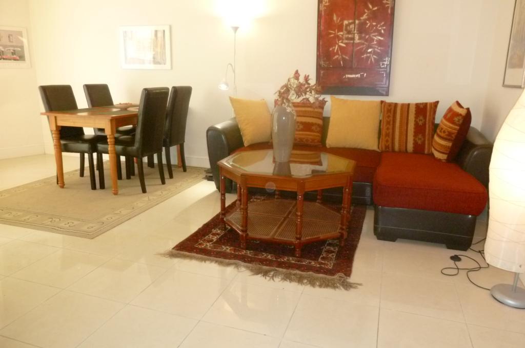 Cannes Seafront Haven: Modern 2-Bed Apartment with Pool Exterior photo