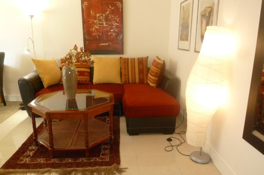 Cannes Seafront Haven: Modern 2-Bed Apartment with Pool Exterior photo