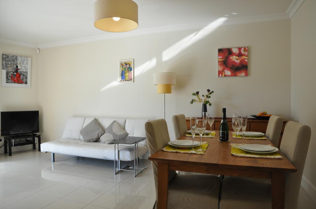 Cannes Seafront Haven: Modern 2-Bed Apartment with Pool Exterior photo